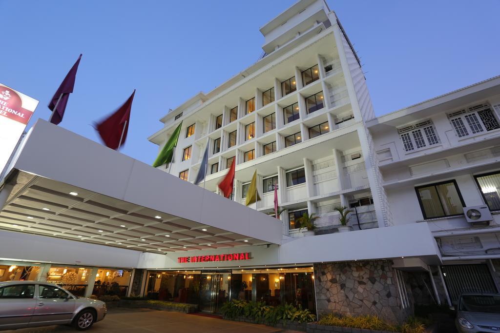 The International Hotel Kochi Εξωτερικό φωτογραφία